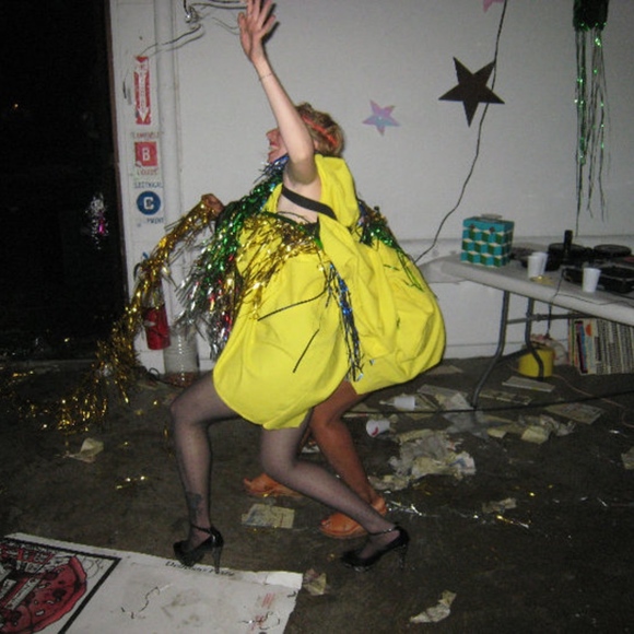 Meet your Posher, Christine - Picture 3 of 6